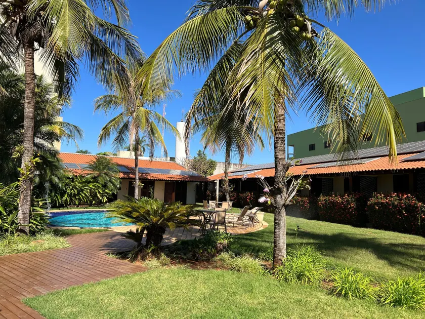 Premier Garden Hotel - Image 1