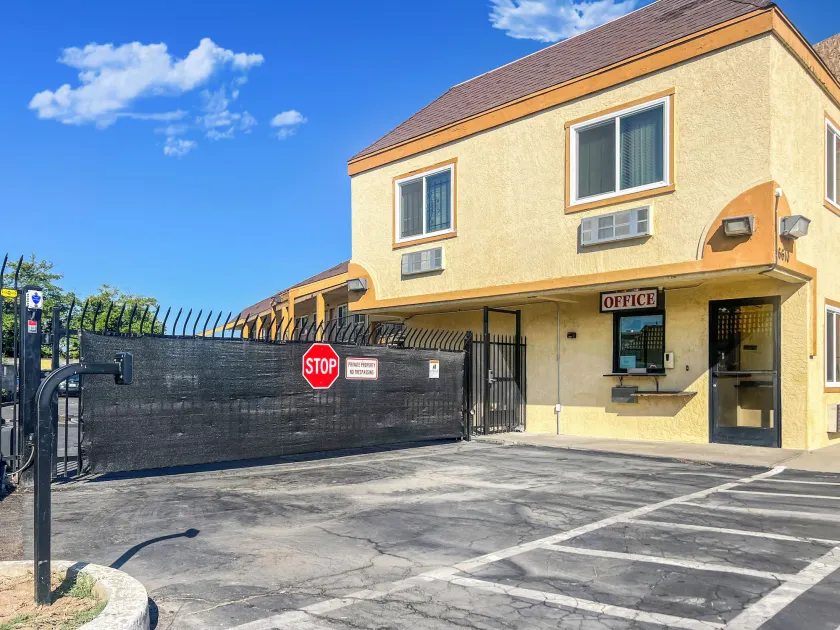 Value Suites Extended Stay - Image 1