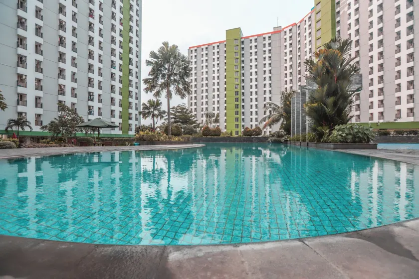 Hotel O Ciputat Near Apartment Green Lake View Ciputat - Image 1