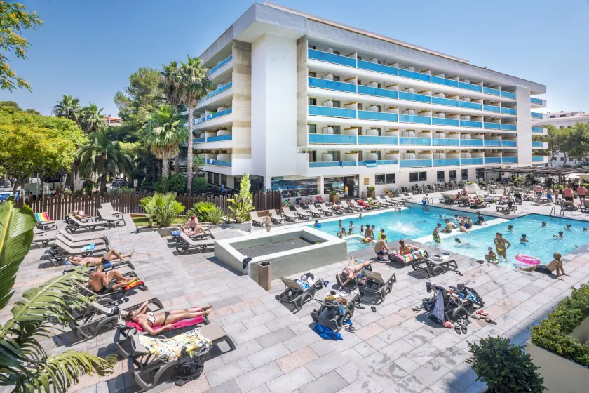 4R Salou Park Resort II - Image 1