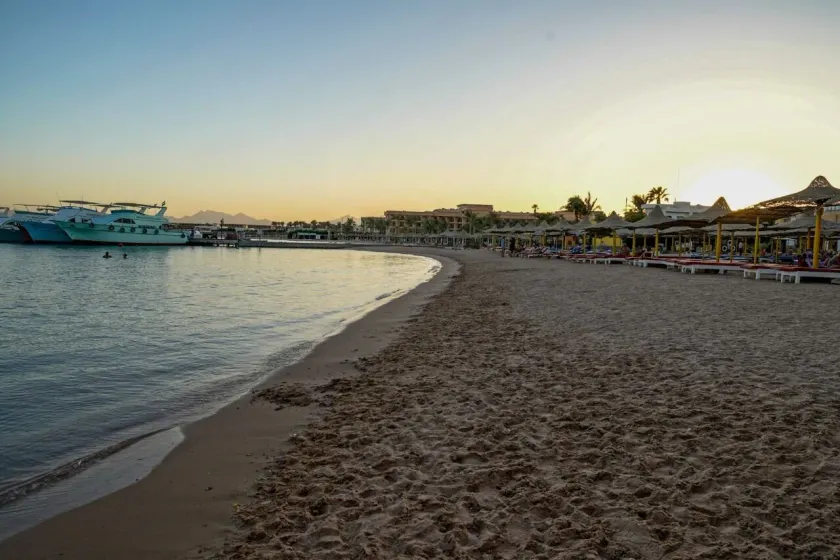 Andalusien Blue Beach Hurghada - Image 1