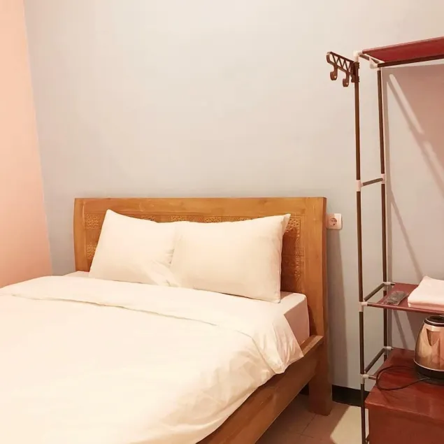 RoomZ Budget Residence - Image 1