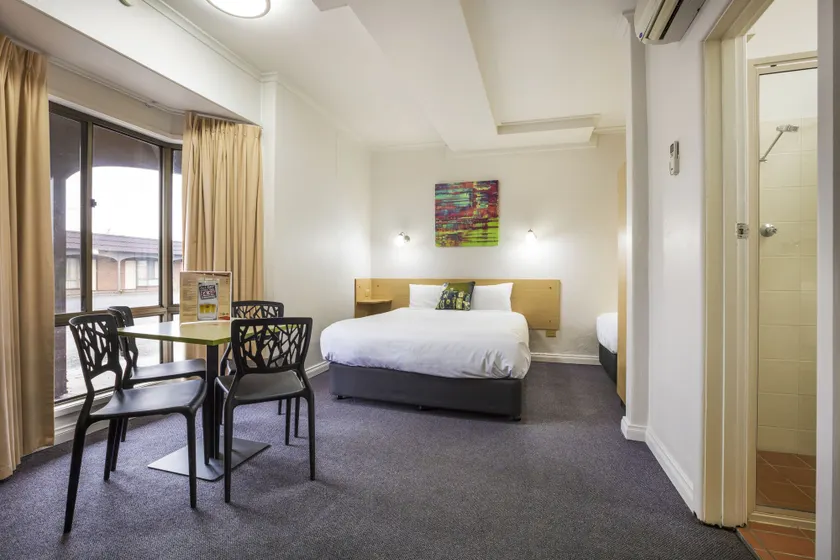 Boomerang Hotel - Image 1