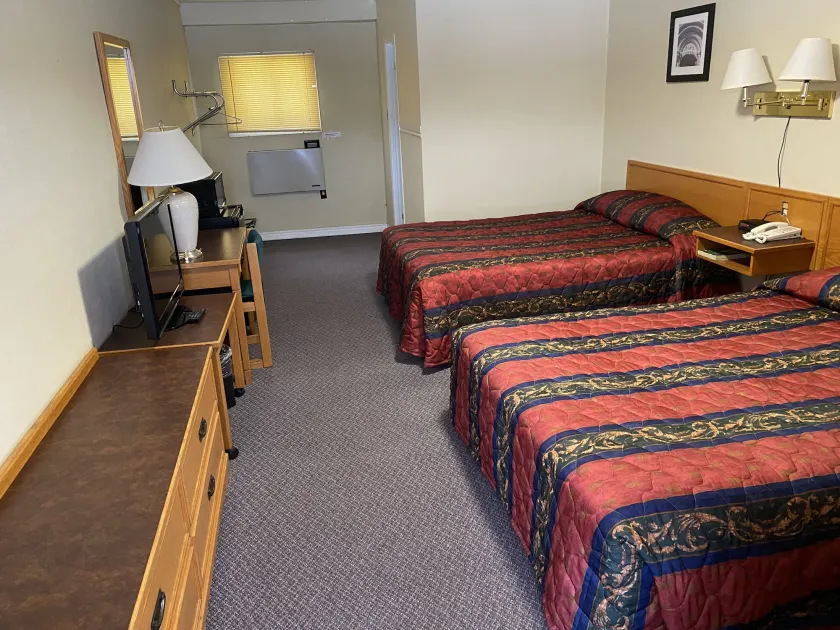 Skyways Motel - Image 1