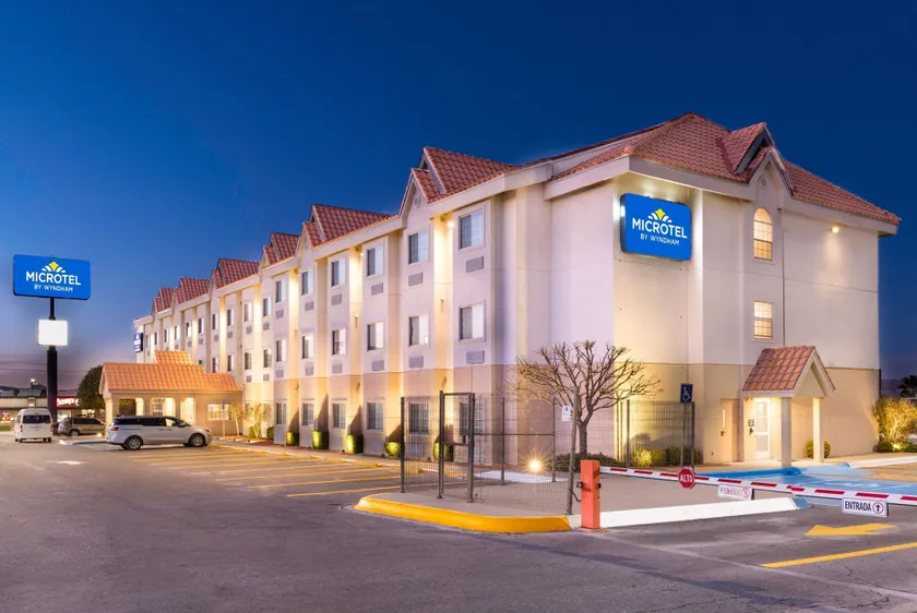 Microtel Inn & Suites by Wyndham Chihuahua - Image 1