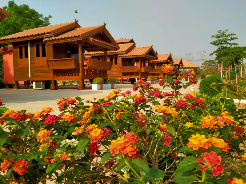 Bank Resort - Image 1