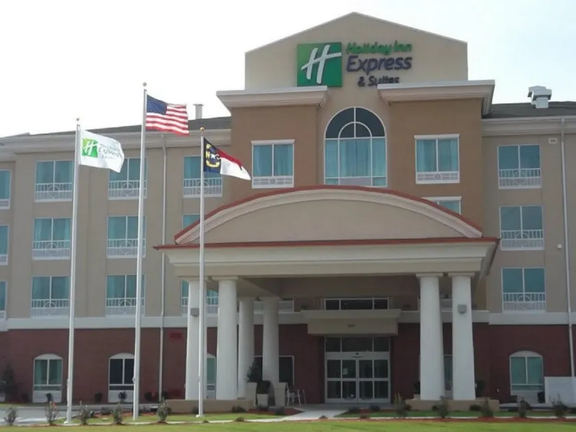 Holiday Inn Express & Suites - Smithfield/Selma by IHG - Image 1