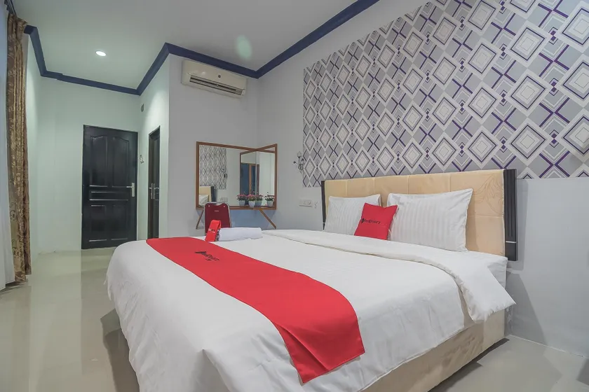 RedDoorz Near RSUD Embung Fatimah Batam - Image 1