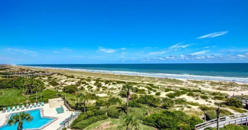 Surf & Racquet Club B148 -Pool - Image 1