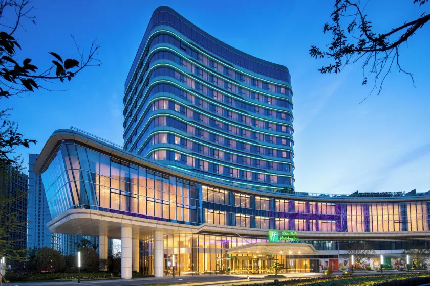 Holiday Inn Zhengzhou Riverside by IHG - Image 1