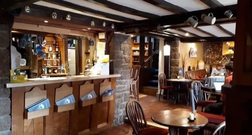 The Hoops Inn & Country Hotel - Image 1