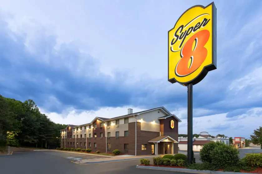 Super 8 by Wyndham Richmond Midlothian Turnpike - Image 1