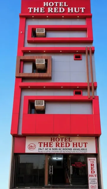 Hotel Red Hut Chandigarh railway station - Image 1