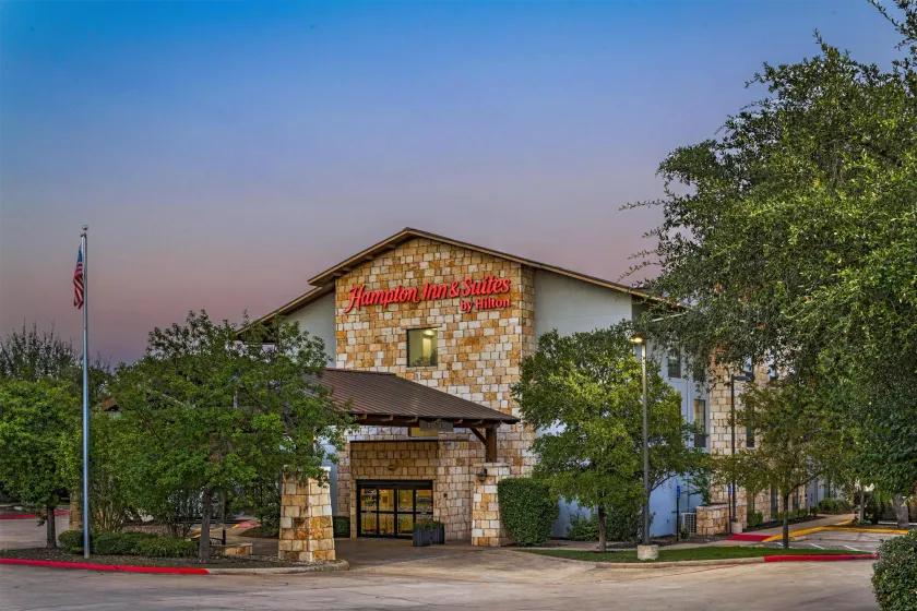 Hampton Inn & Suites Austin - Lakeway - Image 1