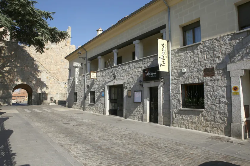 Hotel Arco San Vicente - Image 1