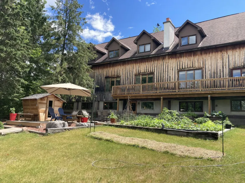 La Grange Country Inn - Image 1