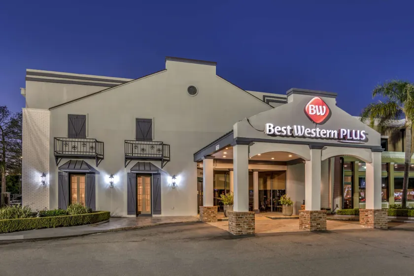 Best Western Plus Westbank - Image 1