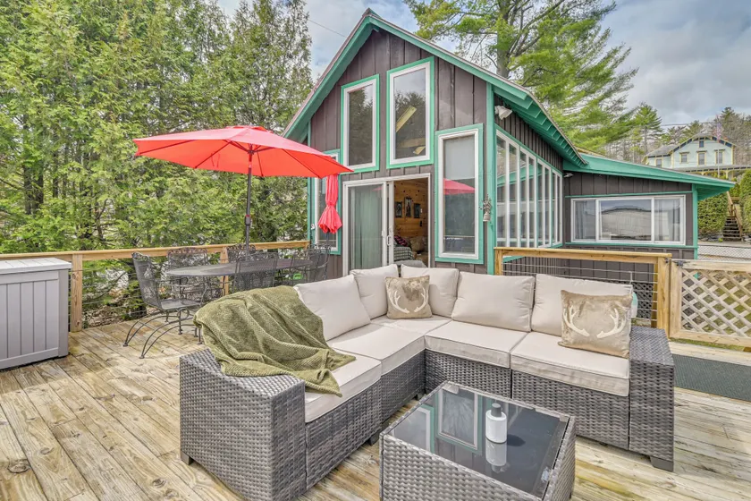 Cottage w/ Shared Beach, Great Views, Walk to Town - Image 1