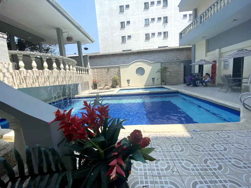 Hotel Puerta de Oro - Image 1