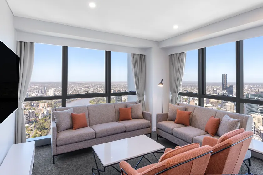 Meriton Suites Adelaide Street, Brisbane - Image 1