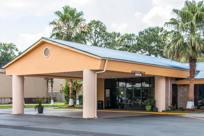 Quality Inn Hinesville - Fort Stewart Area - Image 1