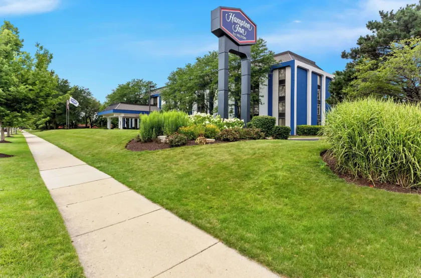 Hampton Inn Chicago/Naperville - Image 1