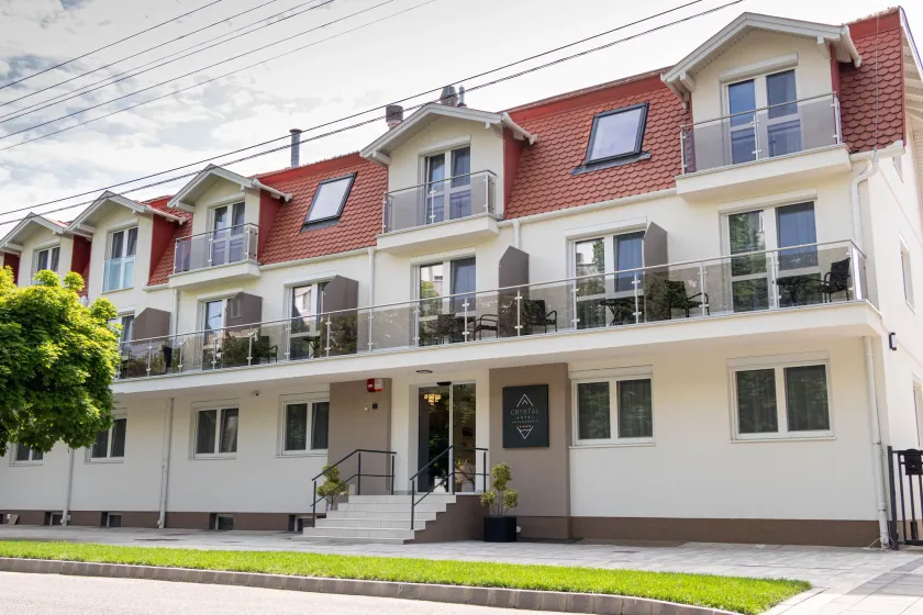 Hotel Crystal - Image 1