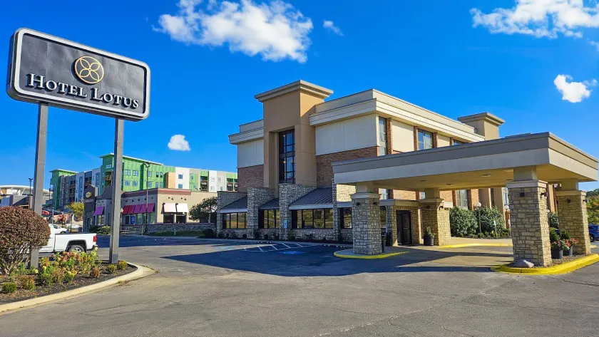 Hotel Lotus Kansas City Merriam - Image 1