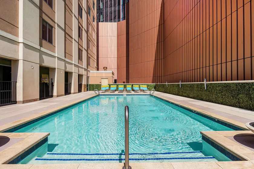 Embassy Suites by Hilton Houston Downtown Convention Center - Image 1
