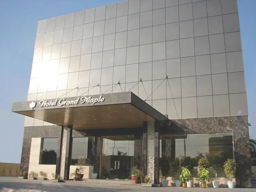 Hotel Grand Maple - Image 1