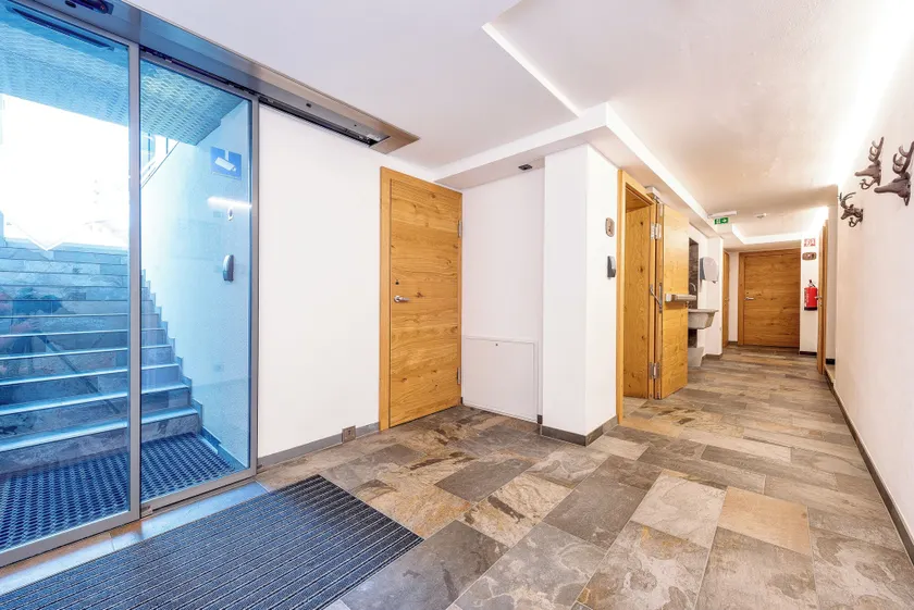 Hotel Garni Siegmundshof - inclusive Joker Card im Sommer - Interior entrance
