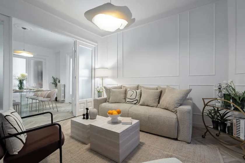 Refined 3BR Apartment - Balcony with Boulevard Views near Cismigiu - Image 1