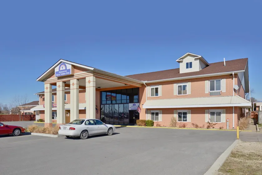 America's Best Value Inn-Marion - Image 1