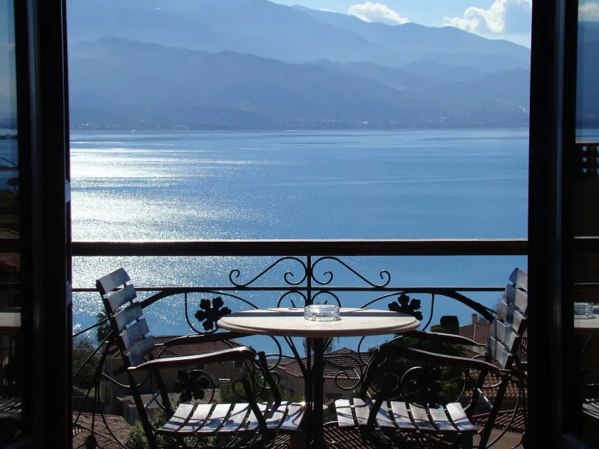 Ilion Hotel - Image 1