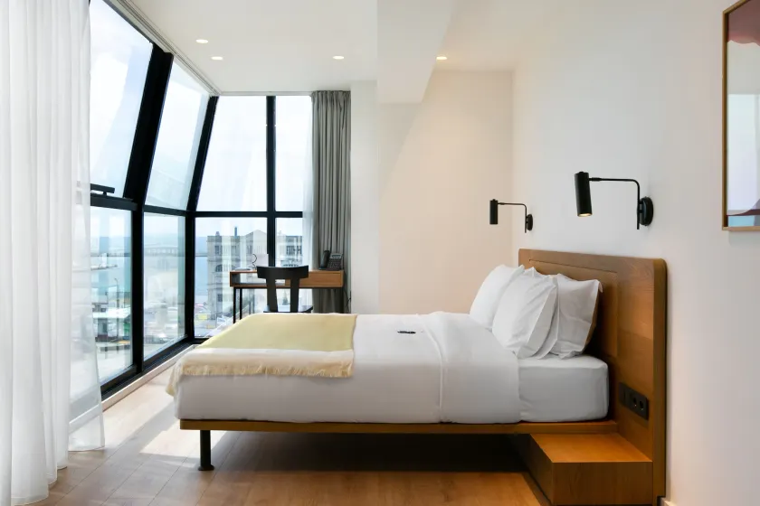 Noa Hotel - Image 1