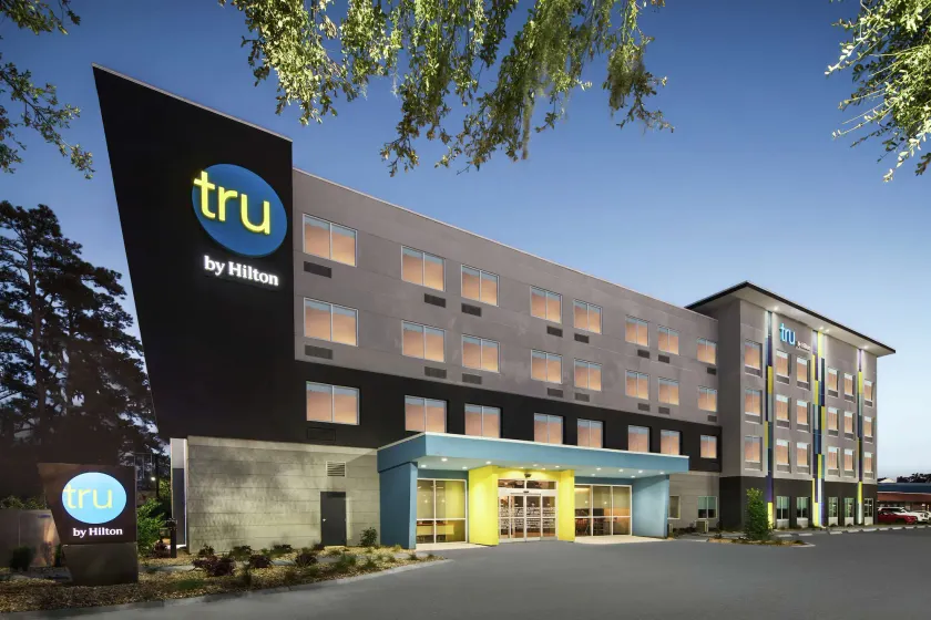 Tru By Hilton Savannah Midtown - Image 1