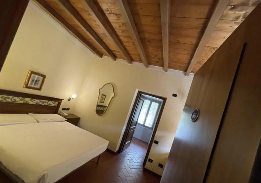 Bes Hotel La Muratella - Zimmer