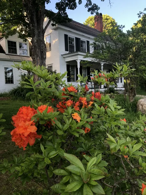 Stone Hearth Inn and Eatery - Image 1