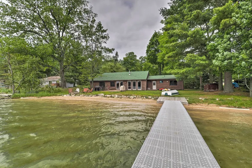 13 Mi to Dtwn: Lakefront Cottage w/ Dock - Interiør