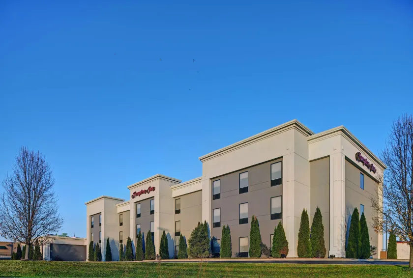Hampton Inn Farmington - Image 1