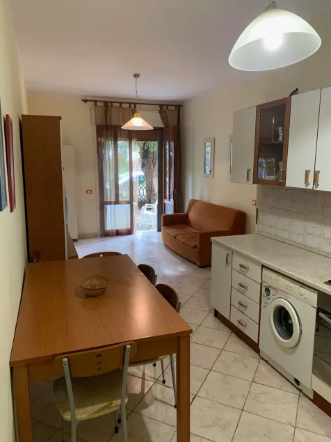 Renovated apartment on the ground floor - Image 1
