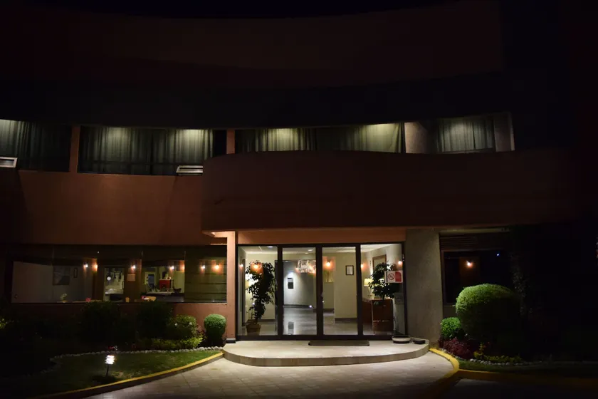 Hotel & Suites La Marquesa - Image 1