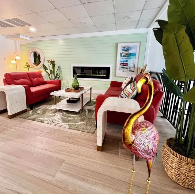 Lani Kai Island Resort - Lobby sitting area