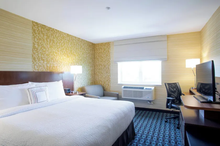 Fairfield Inn & Suites by Marriott New York Queens/Fresh Meadows - Image 1