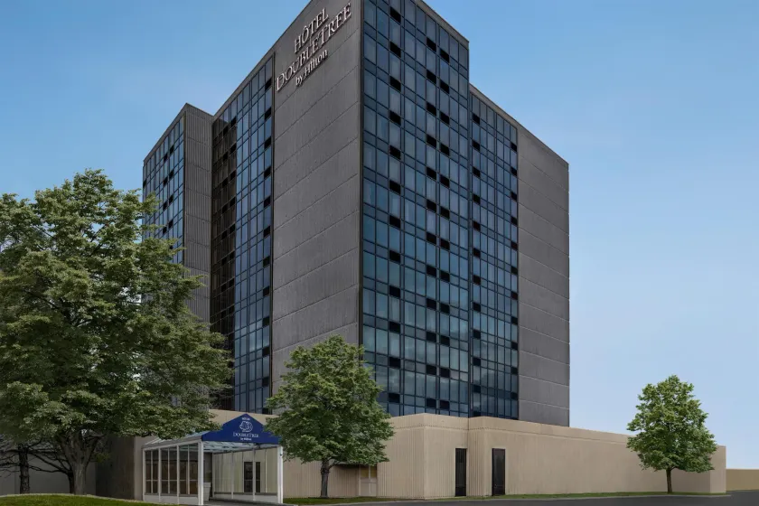 DoubleTree by Hilton Pointe Claire Montreal Airport West - Image 1