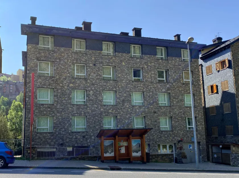 Somriu Hotel Vall Ski - Image 1