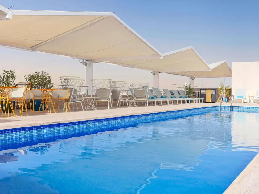 Novotel Sevilla - Image 1
