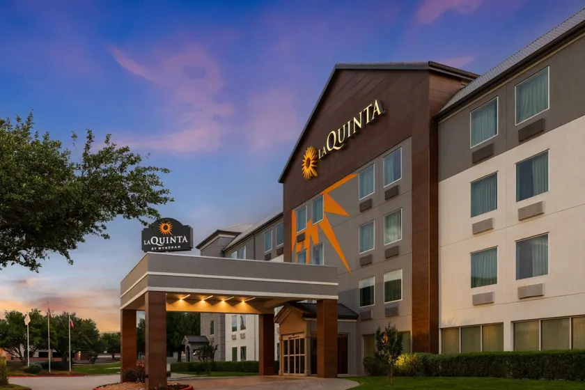 La Quinta by Wyndham Austin Round Rock - Image 1