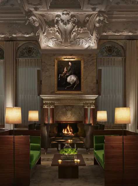 The London EDITION - Lobby