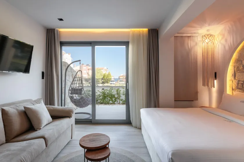 Amalthia Luxury Suites - Image 1
